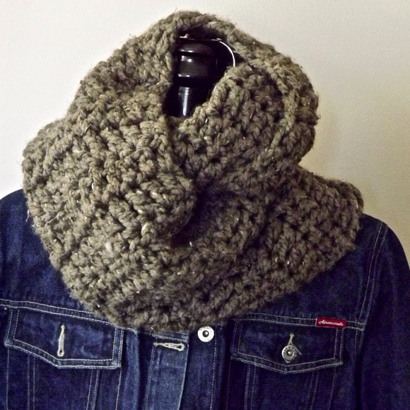 New York to Colorado Accessories - SALE! Chunky Infinity Scarf! SALE!